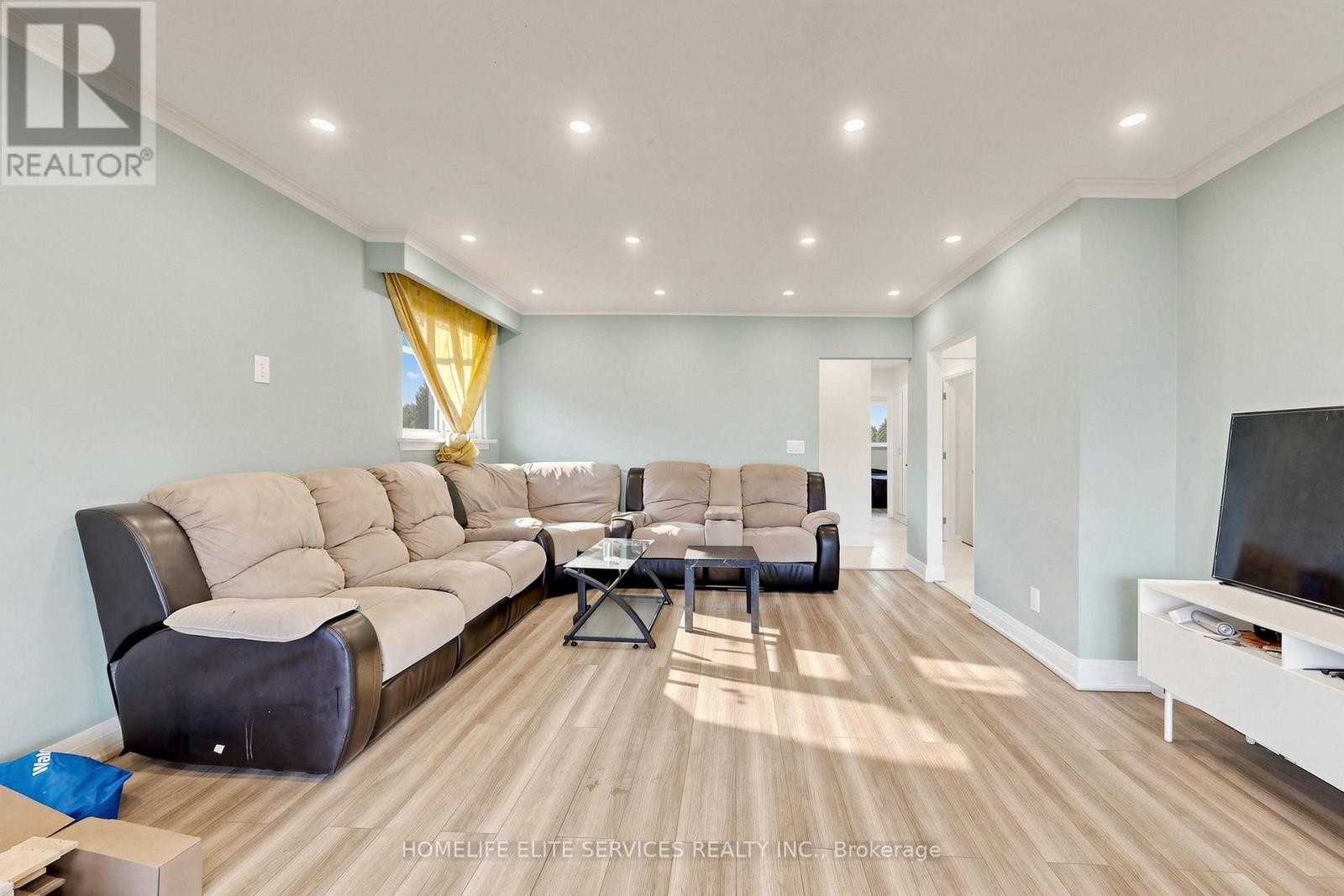 76 Gooderham Drive Property Photo 8