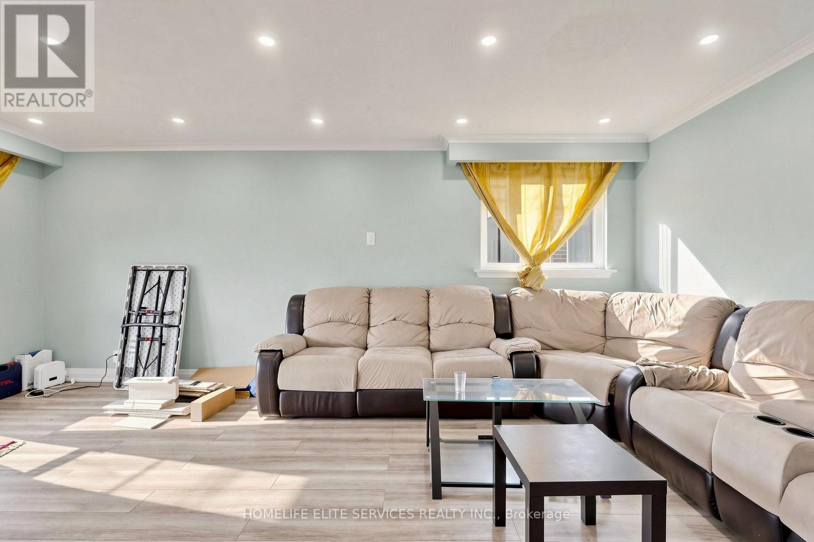 76 Gooderham Drive Property Photo 9
