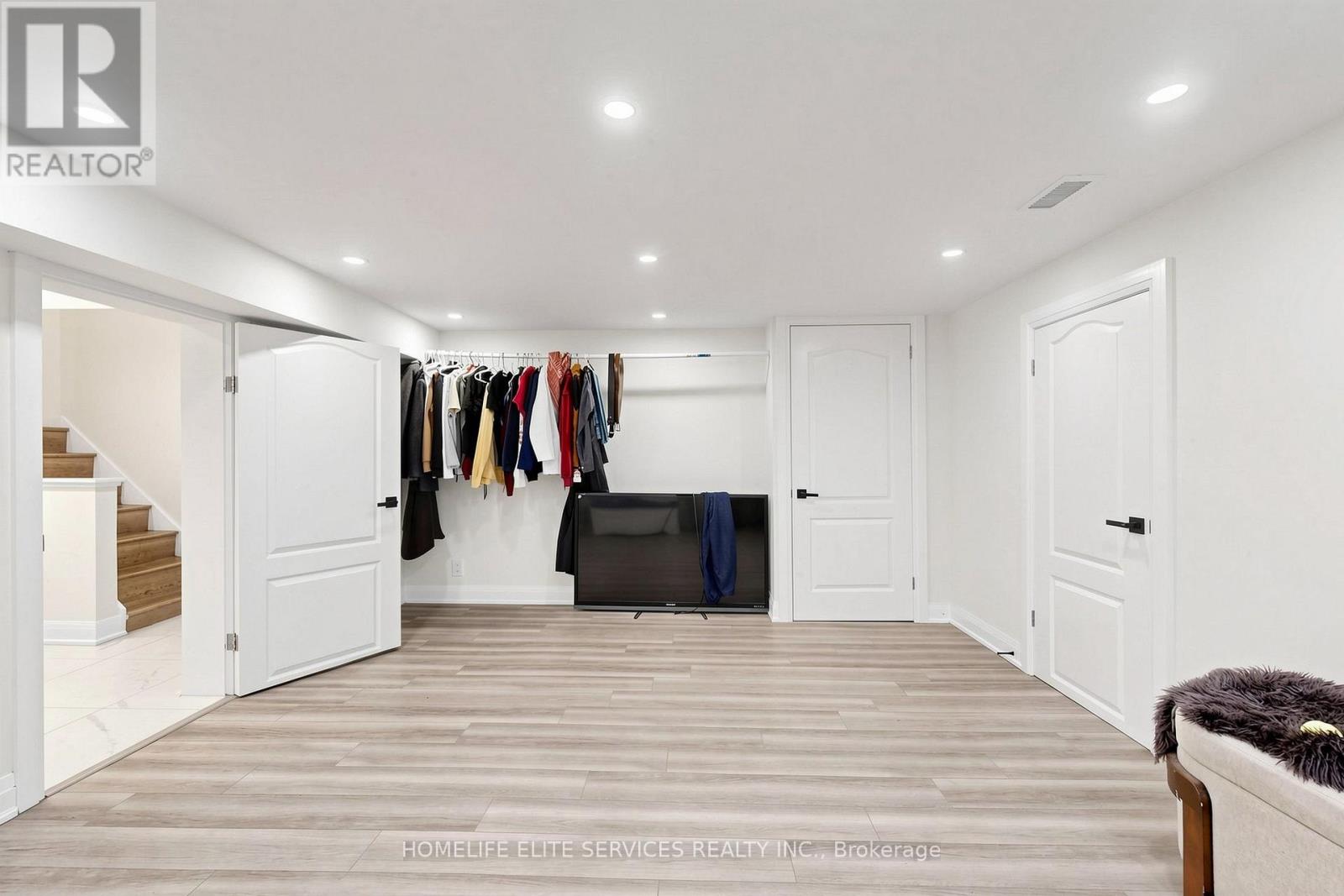 76 Gooderham Drive Property Photo 30