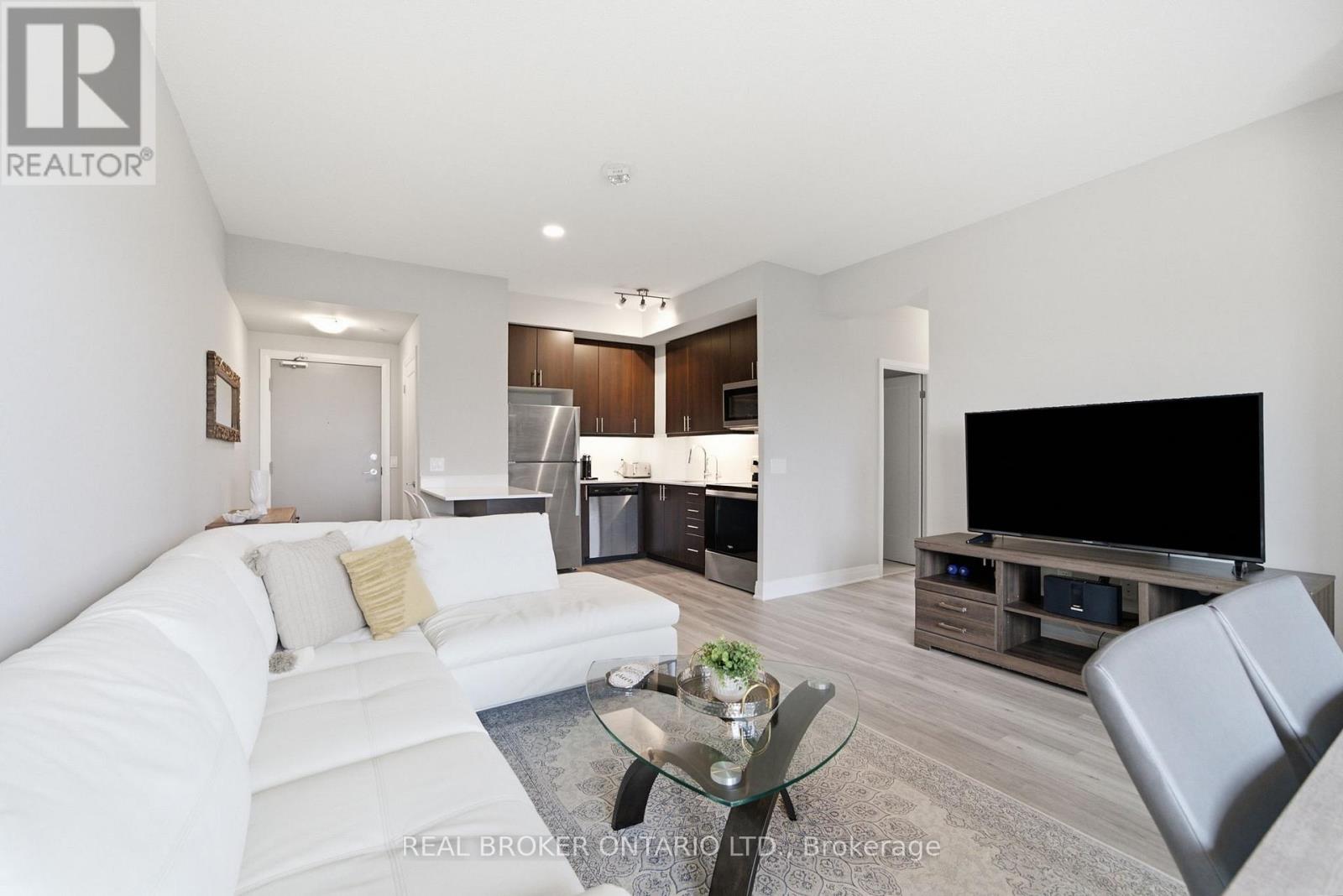 701 - 3220 Sheppard Avenue E Property Photo 11