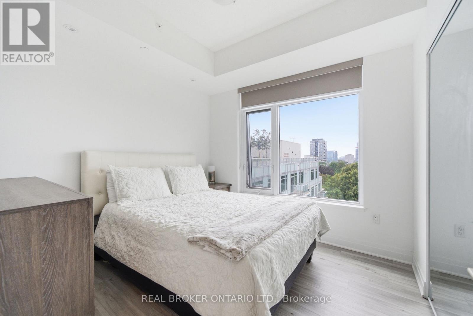 701 - 3220 Sheppard Avenue E Property Photo 16