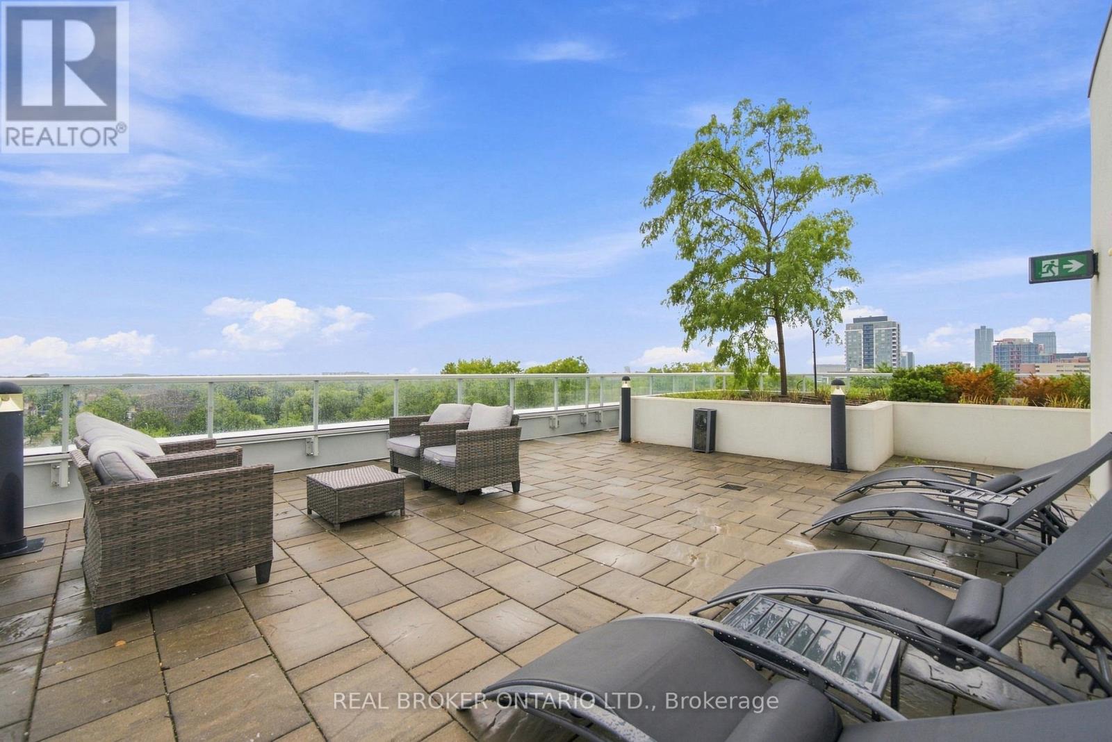 701 - 3220 Sheppard Avenue E Property Photo 25