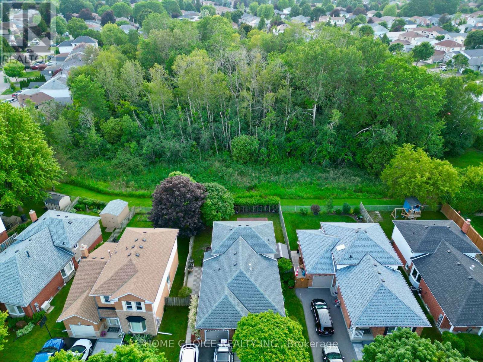 34 Goldpine Avenue Property Photo 6