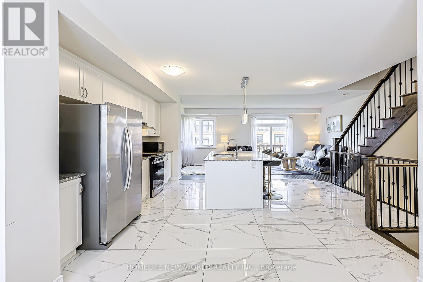 56 Elkington Crescent Property Photo 2