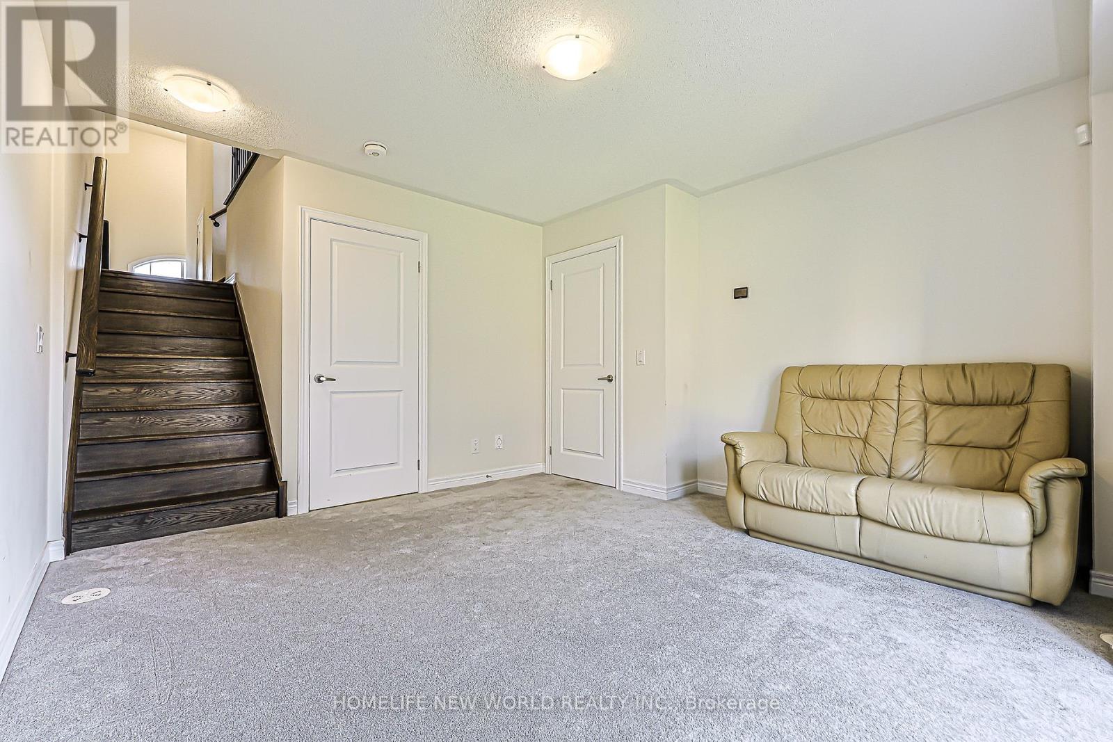 56 Elkington Crescent Property Photo 24