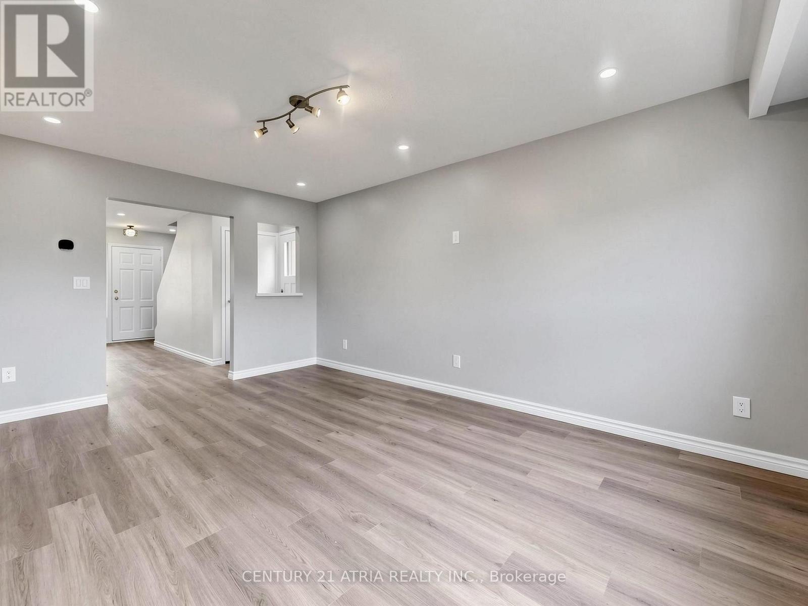 34 Haven Hill Square Property Photo 6