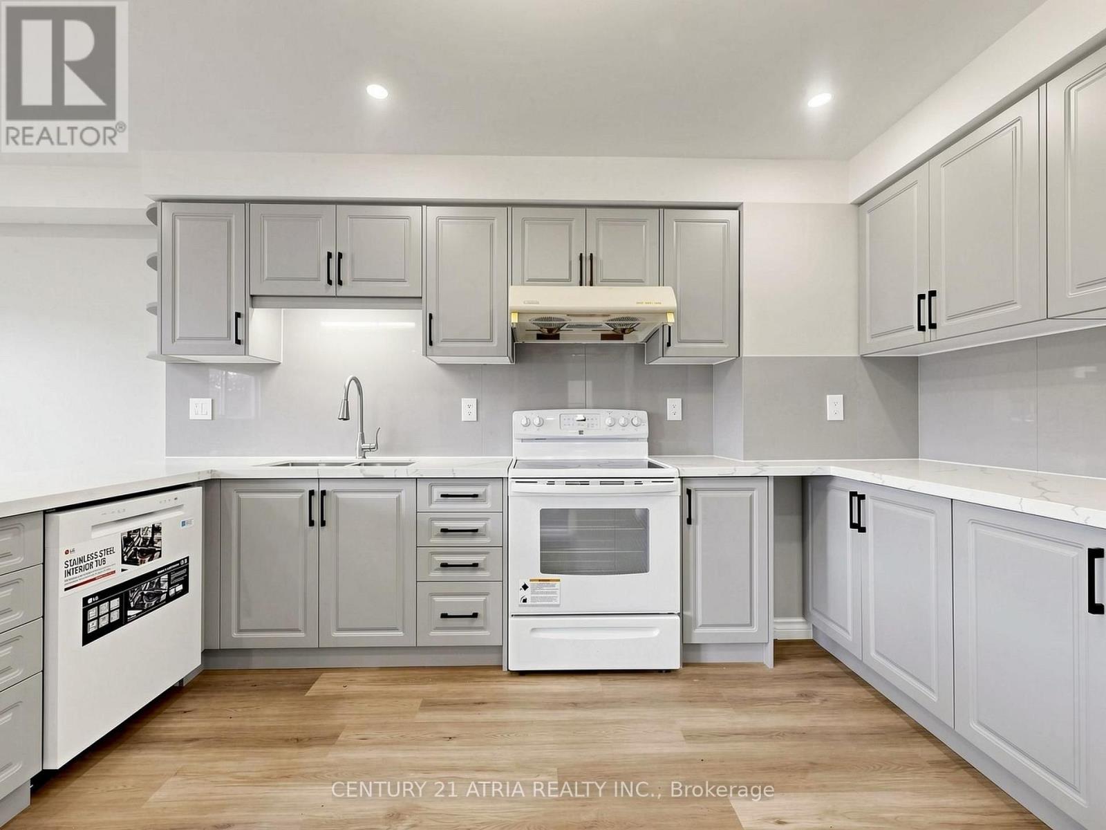 34 Haven Hill Square Property Photo 12