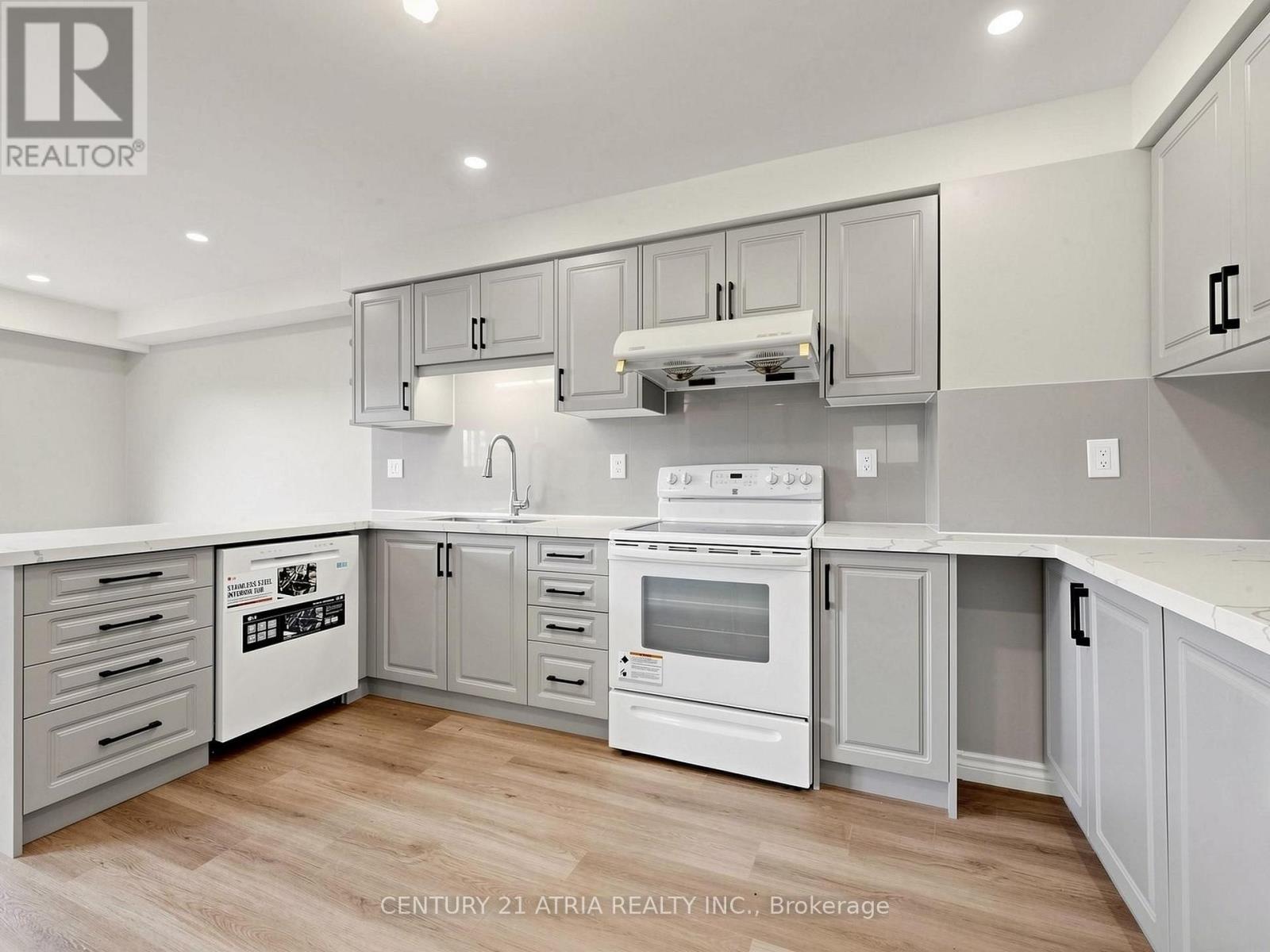 34 Haven Hill Square Property Photo 13