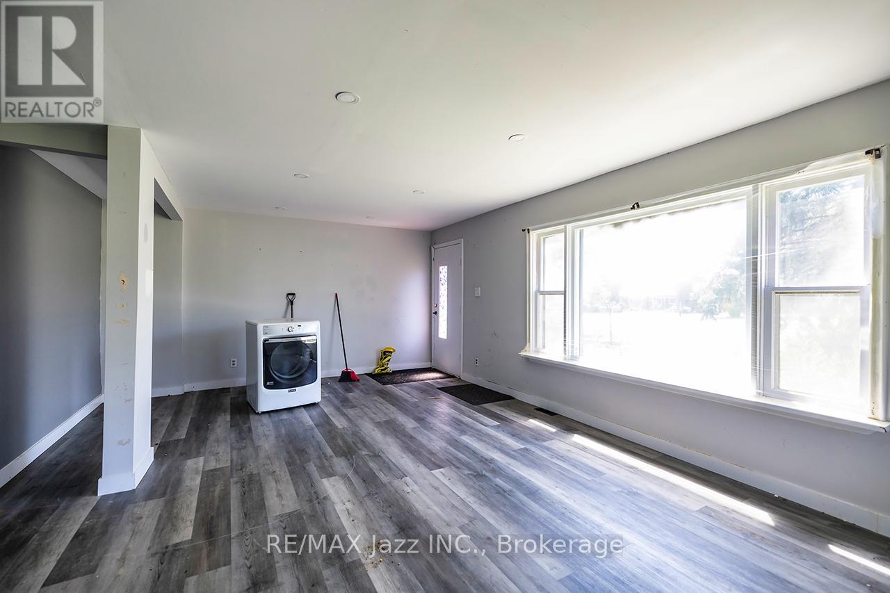 2216 Highway 2 Property Photo 5
