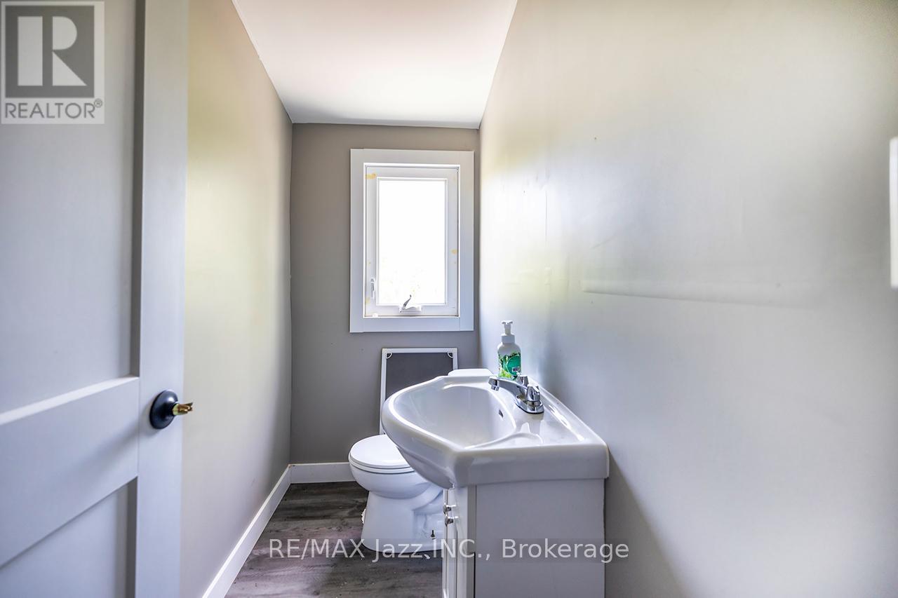 2216 Highway 2 Property Photo 24