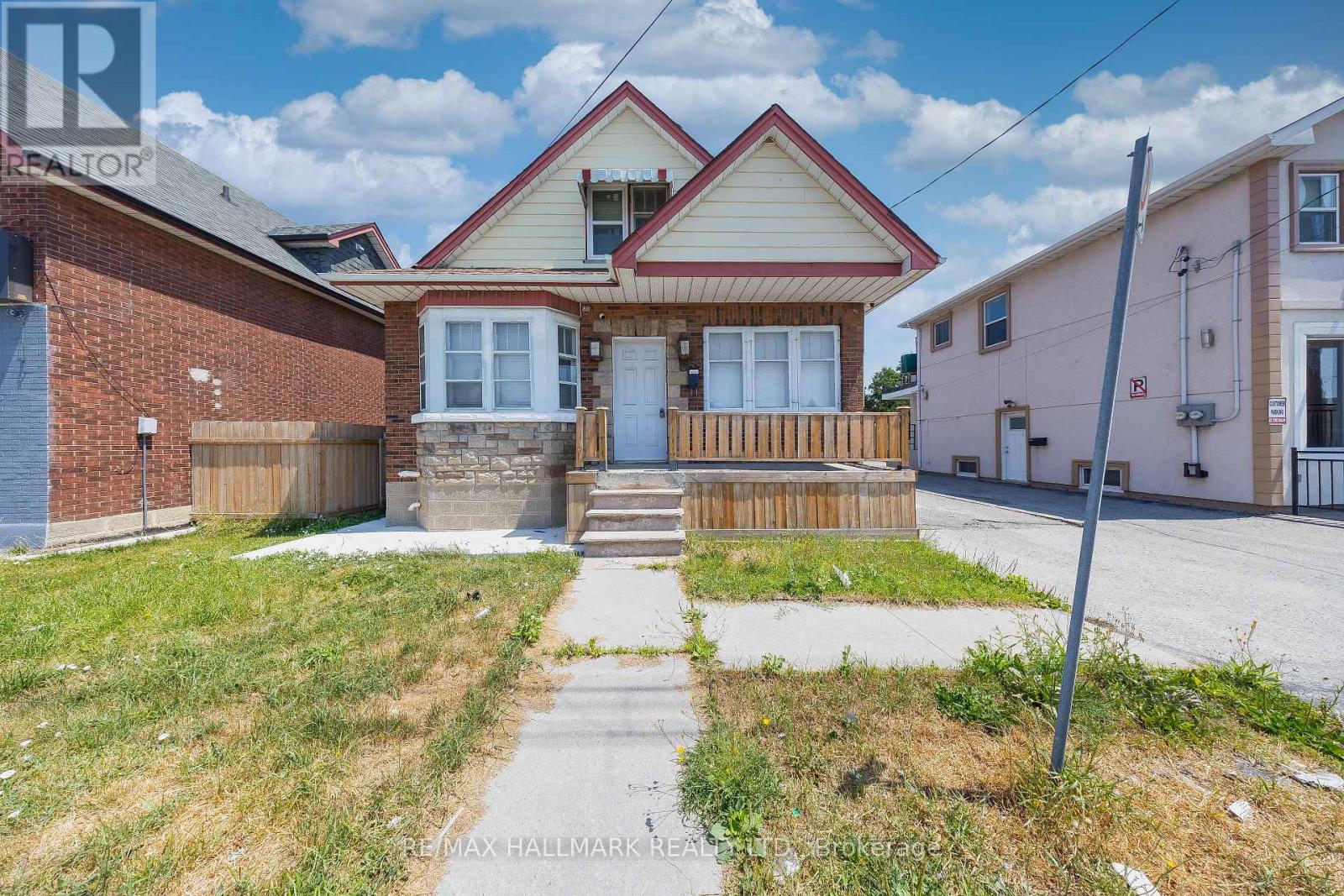 559 Ritson Road S Property Photo 1