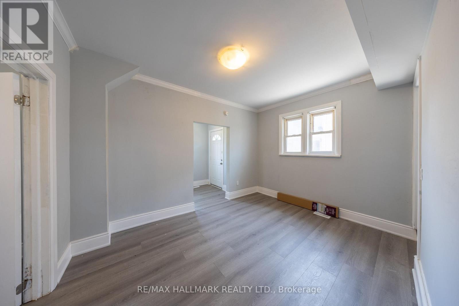 559 Ritson Road S Property Photo 10