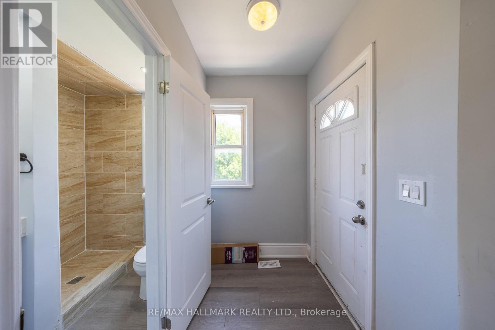559 Ritson Road S Property Photo 13