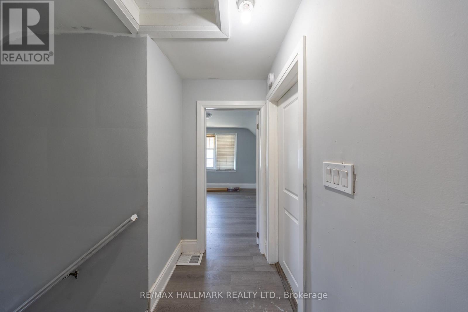 559 Ritson Road S Property Photo 17
