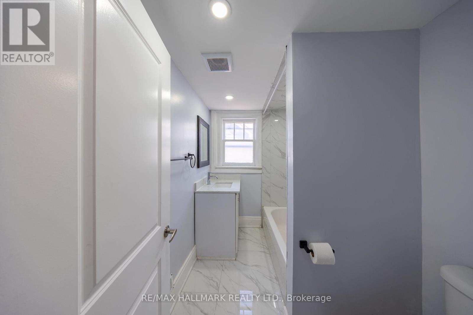 559 Ritson Road S Property Photo 18