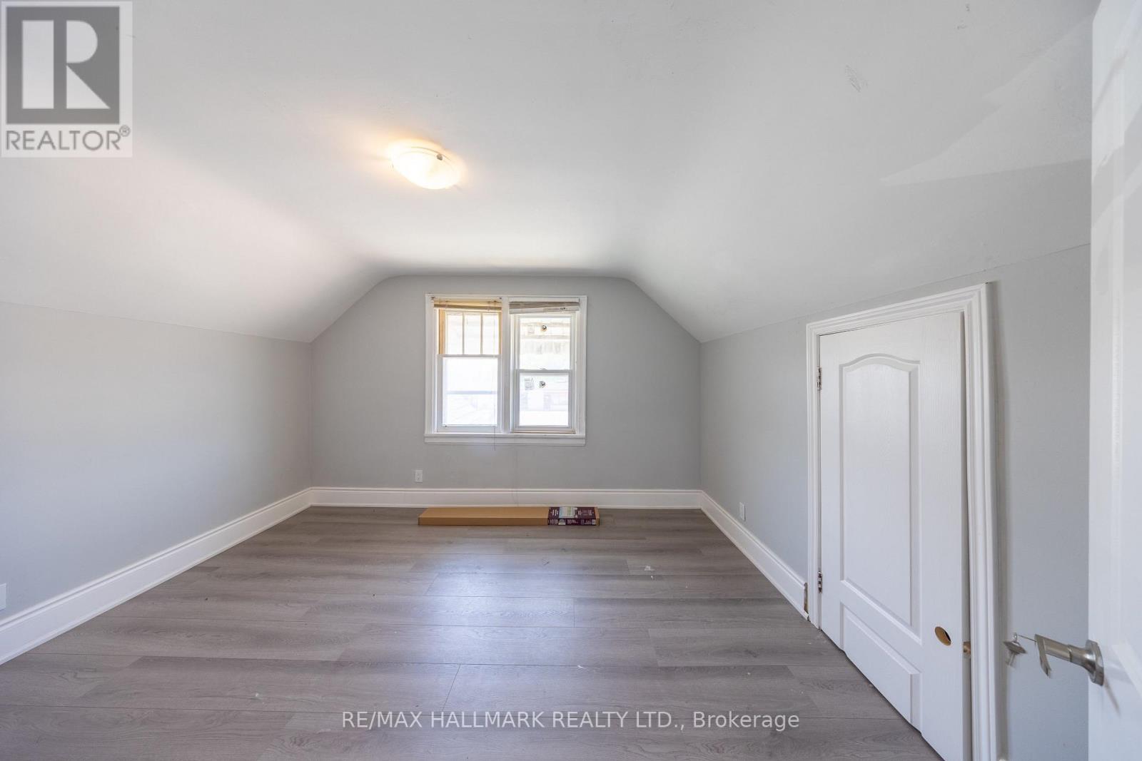 559 Ritson Road S Property Photo 19