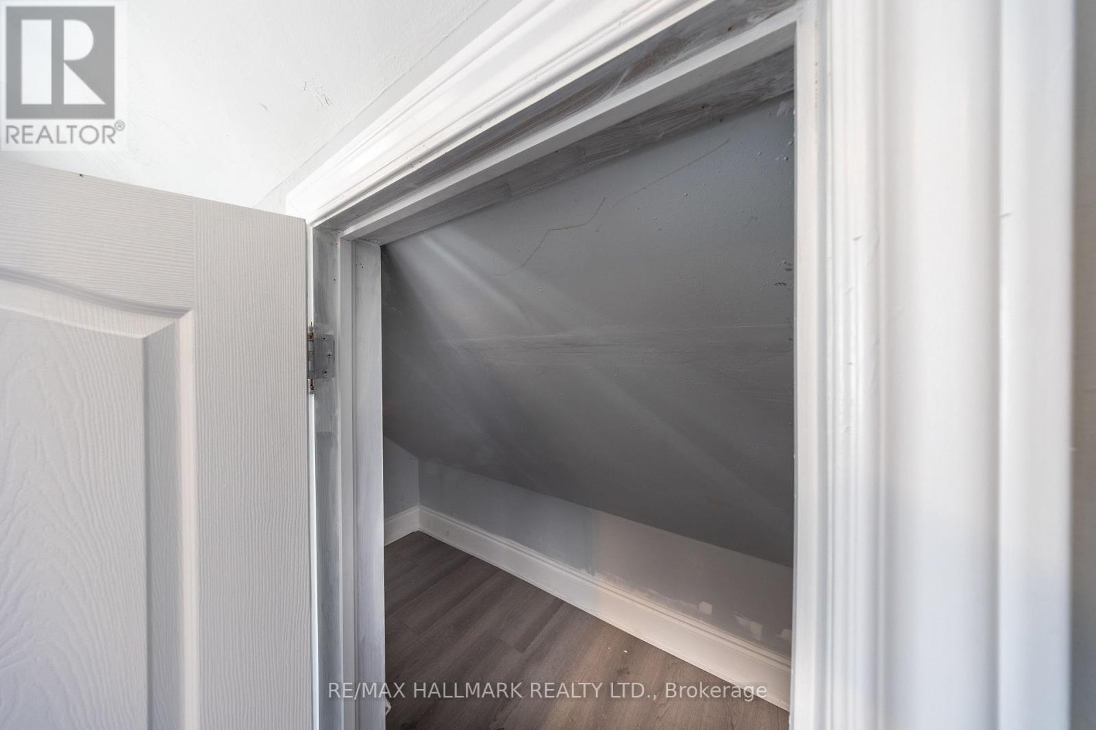 559 Ritson Road S Property Photo 20