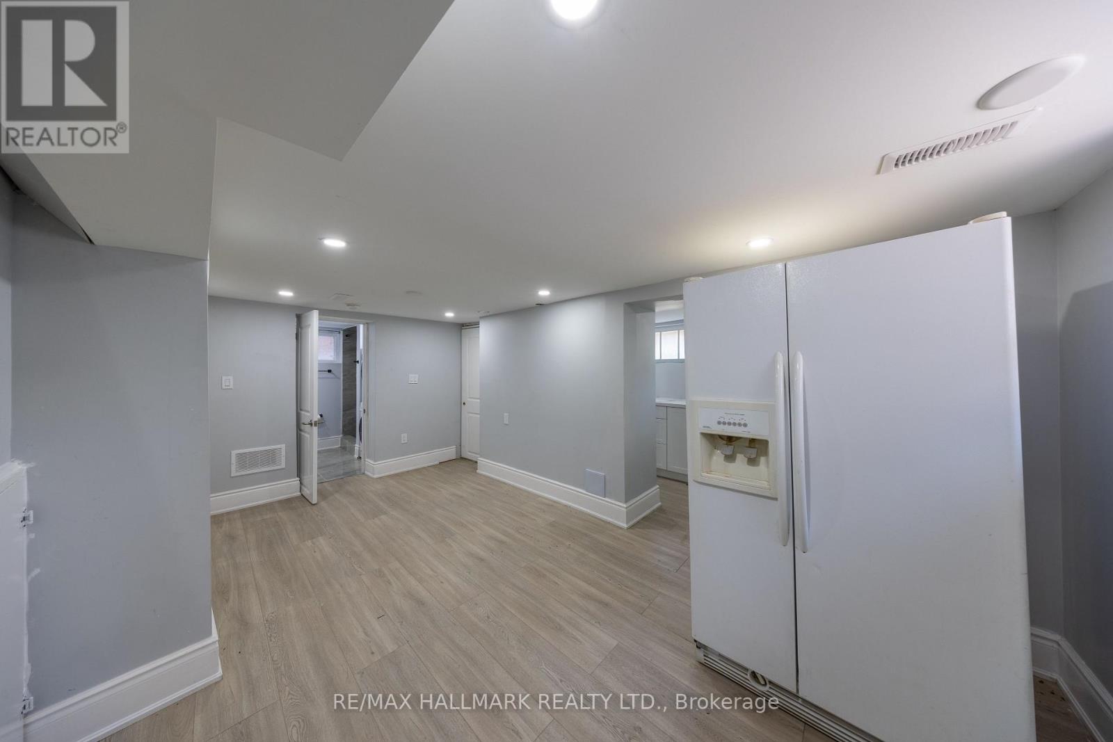 559 Ritson Road S Property Photo 22