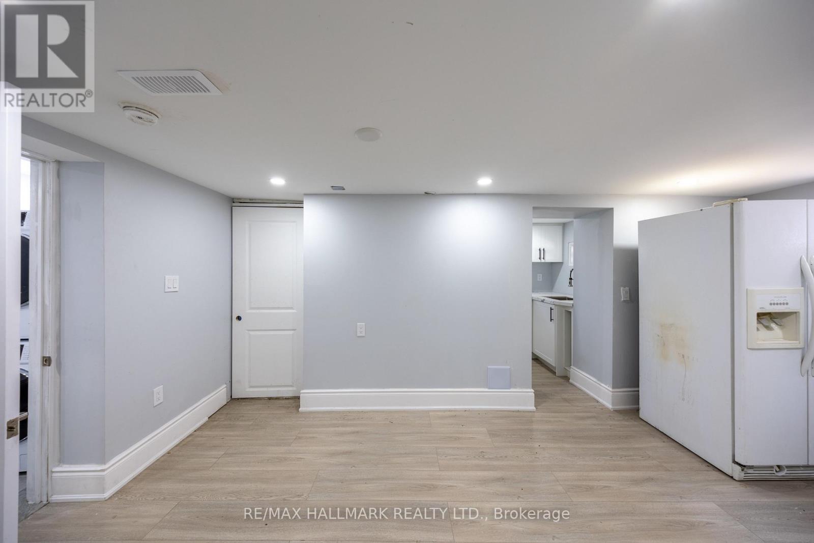 559 Ritson Road S Property Photo 30