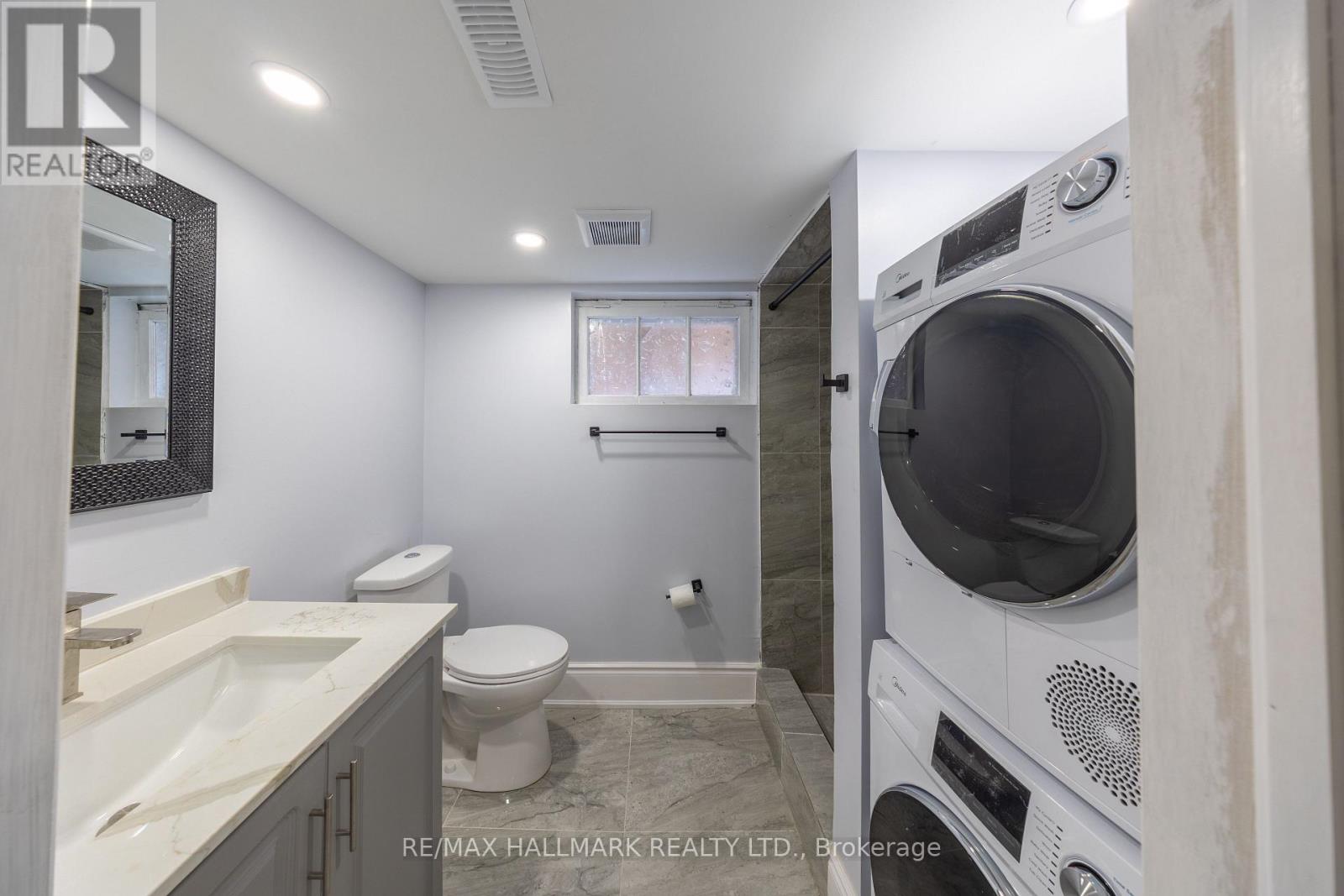 559 Ritson Road S Property Photo 33