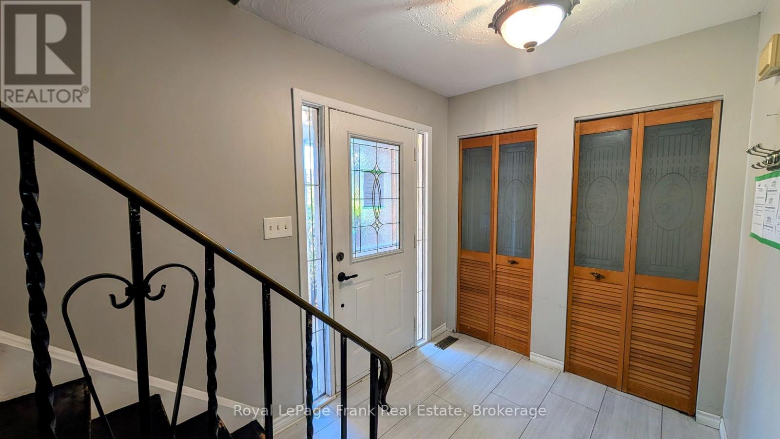 582 Lakeview Avenue Property Photo 2