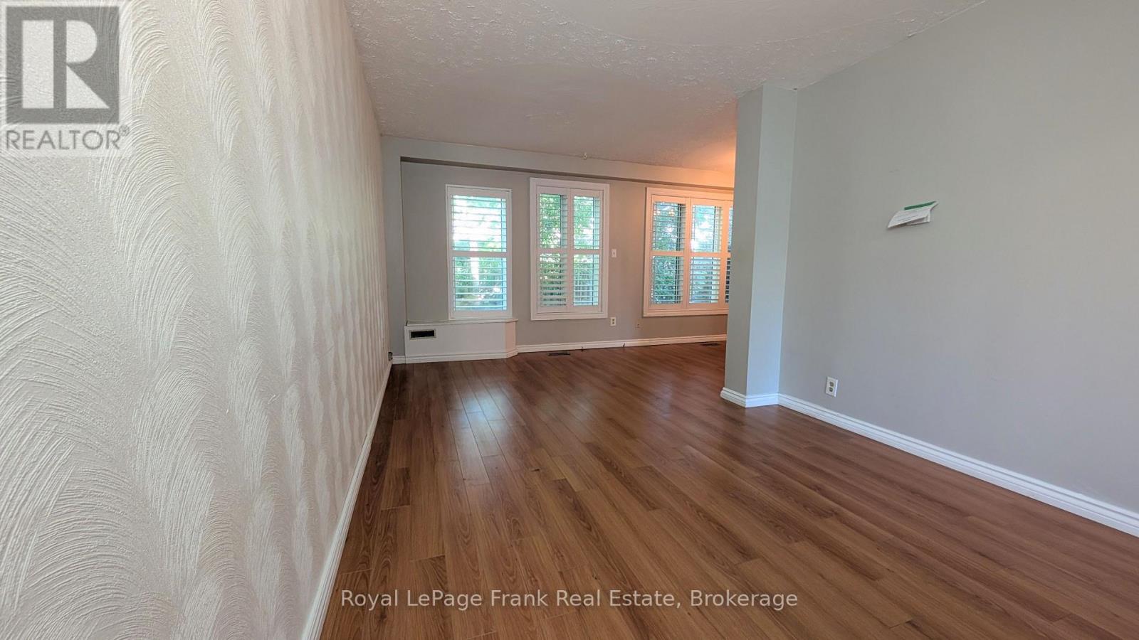 582 Lakeview Avenue Property Photo 4