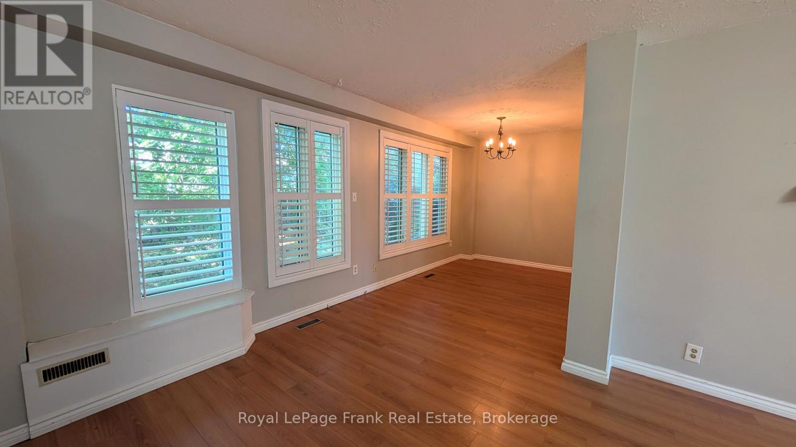 582 Lakeview Avenue Property Photo 5