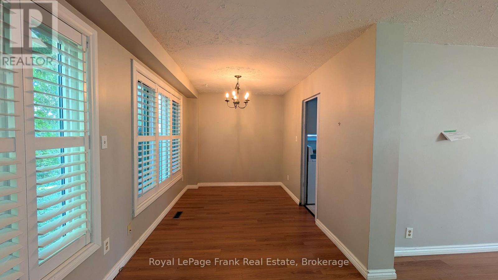 582 Lakeview Avenue Property Photo 6