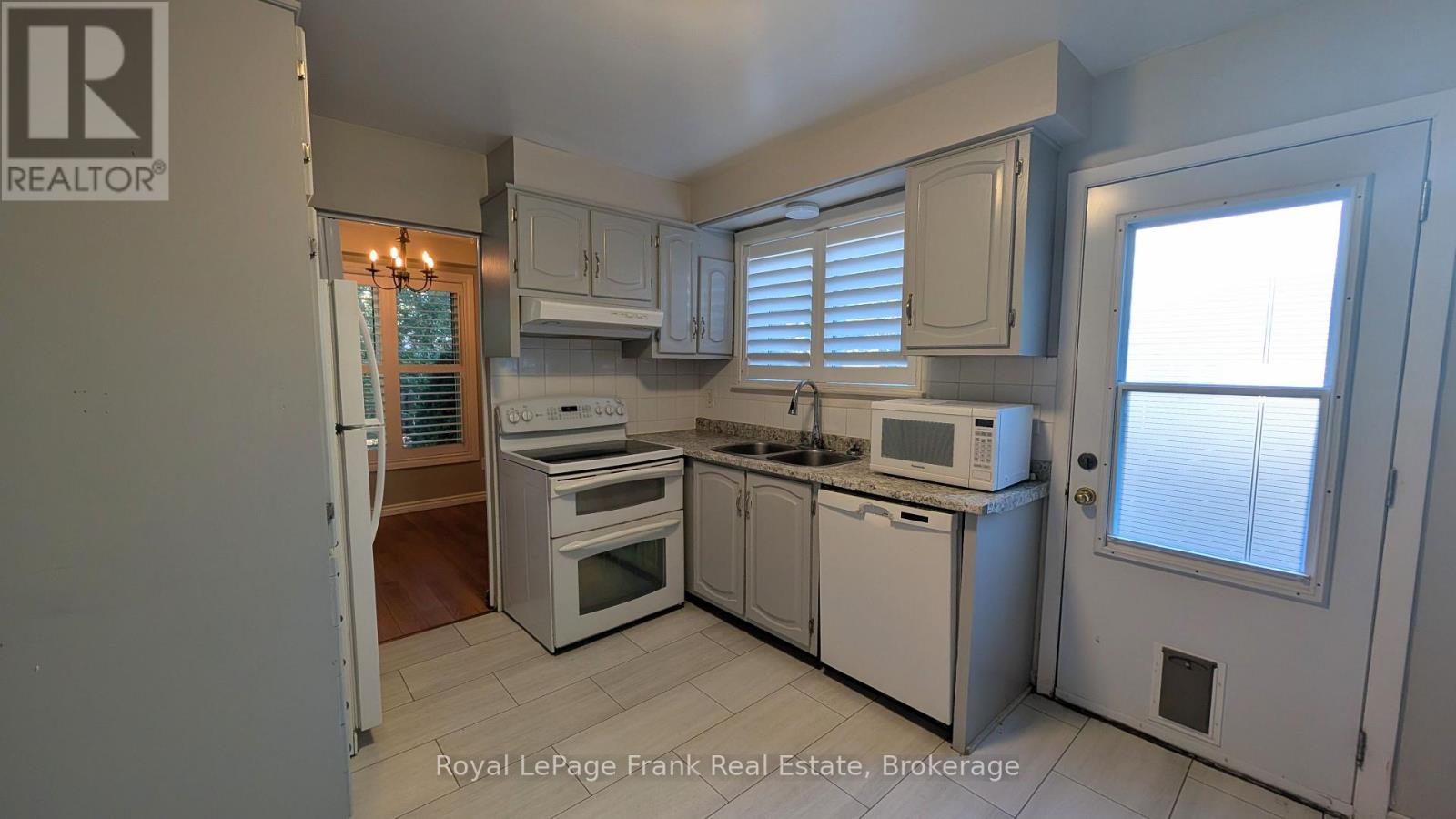 582 Lakeview Avenue Property Photo 7