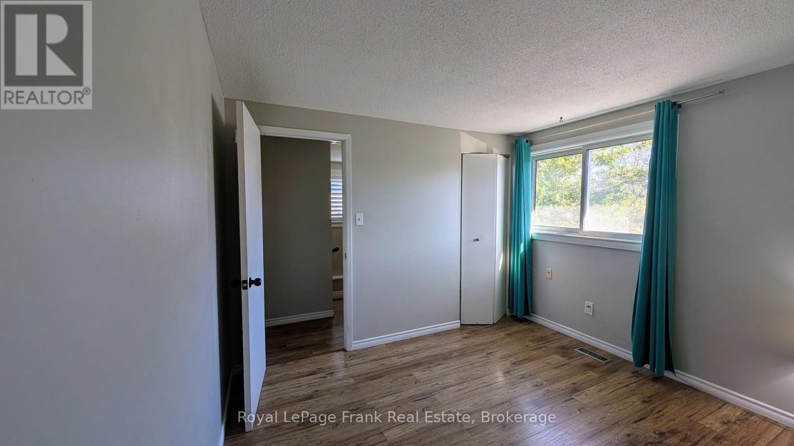 582 Lakeview Avenue Property Photo 9
