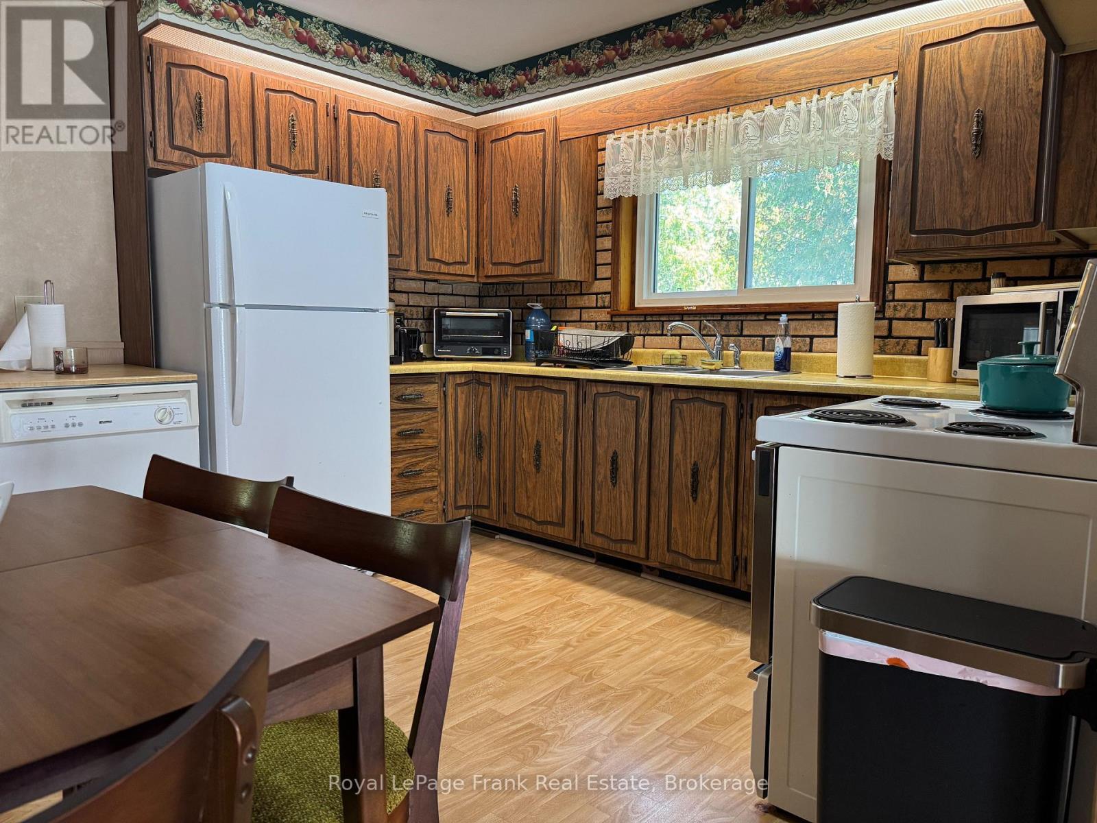3820 Trulls Road Property Photo 9