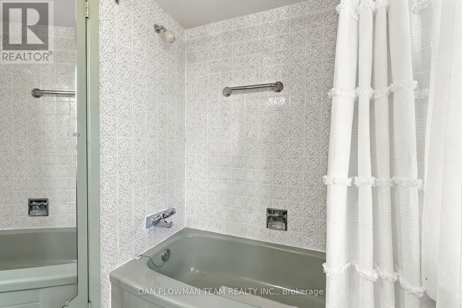 51 Rosalynne Avenue Property Photo 24