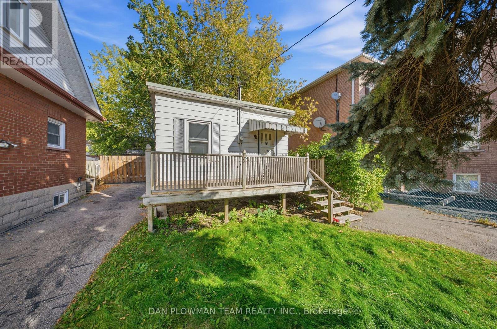 372 Pine Avenue Property Photo 1