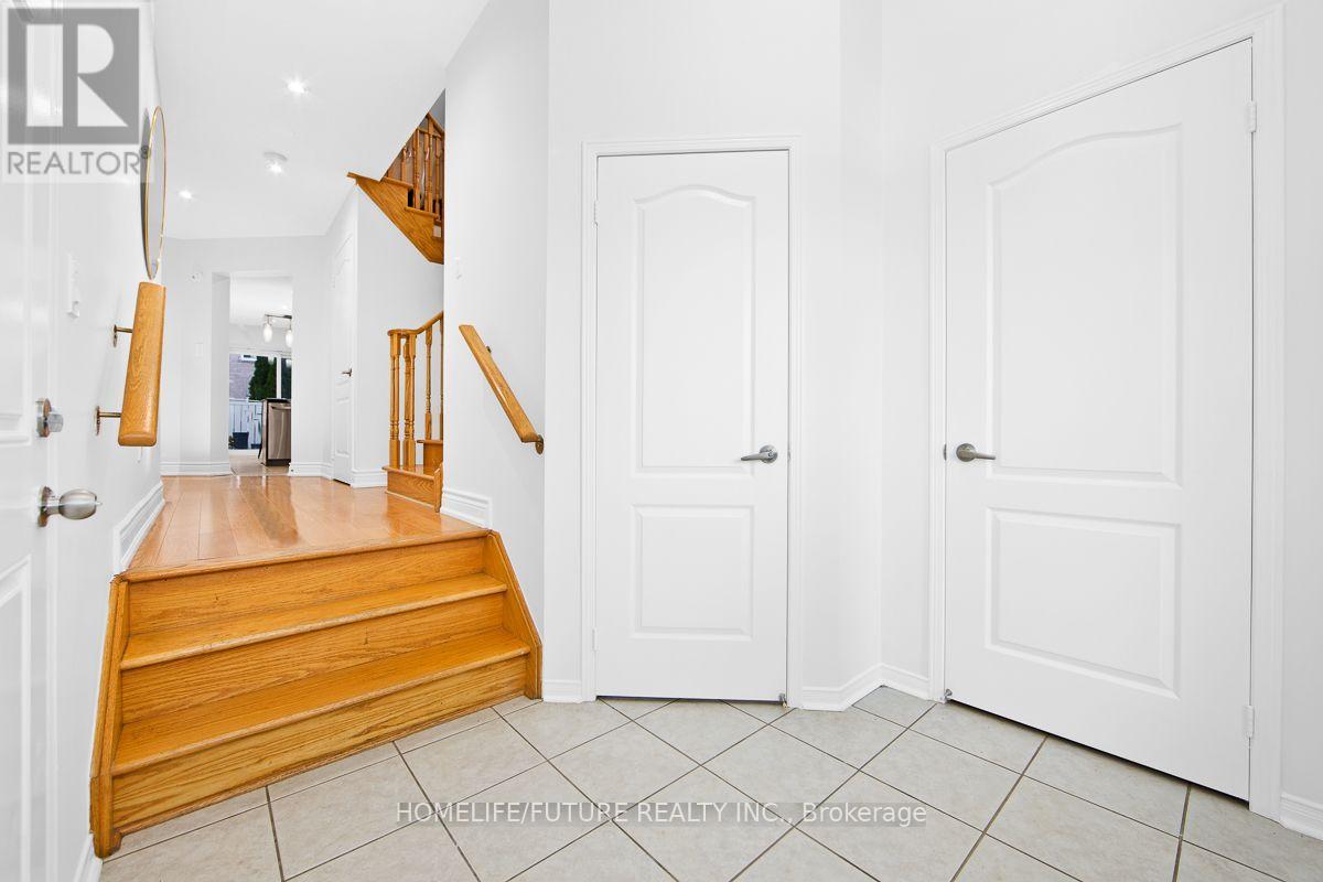 25 Thackery Drive Property Photo 4