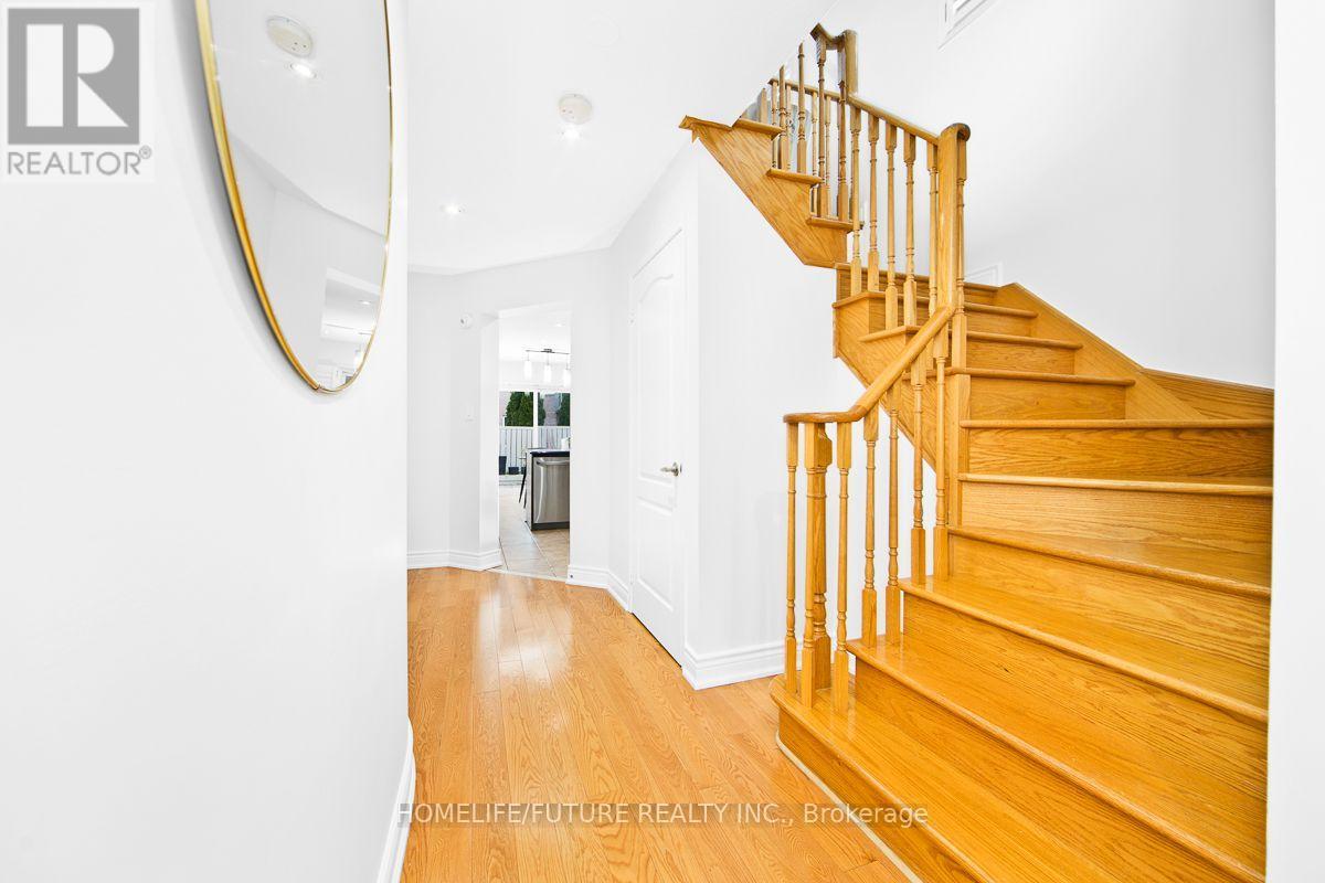 25 Thackery Drive Property Photo 5