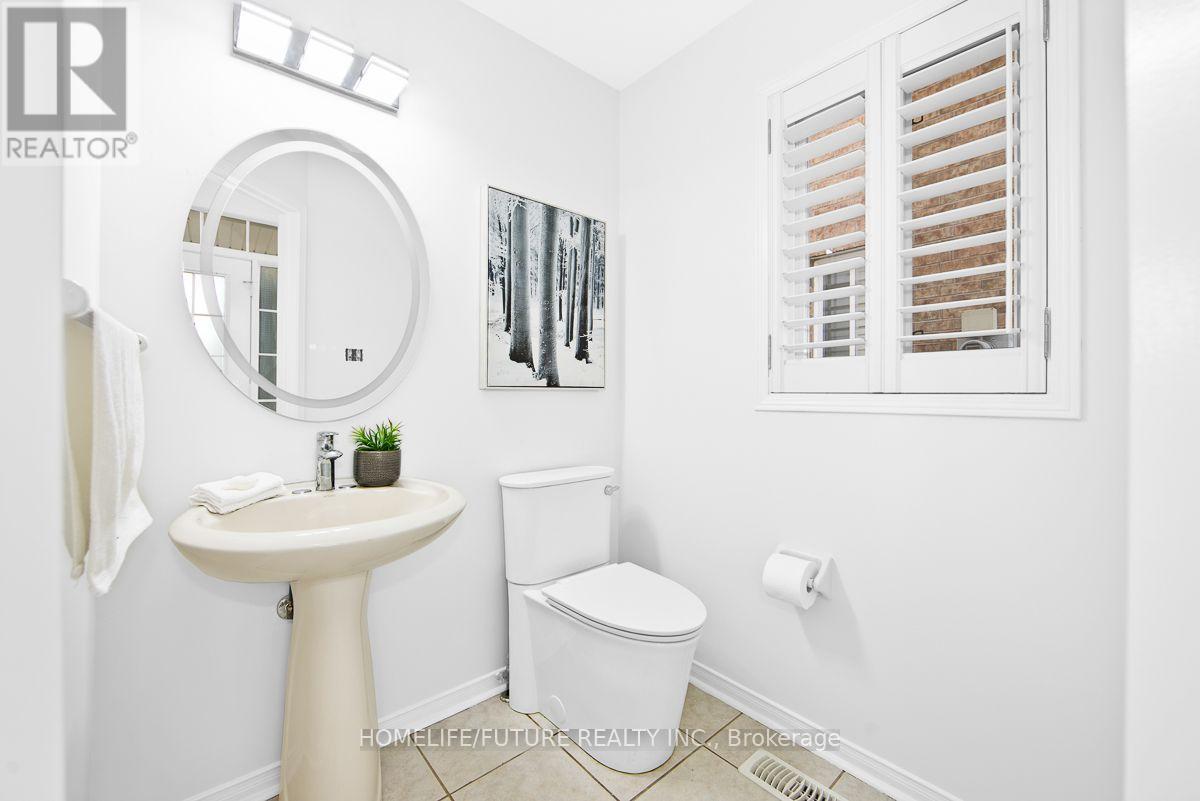 25 Thackery Drive Property Photo 16