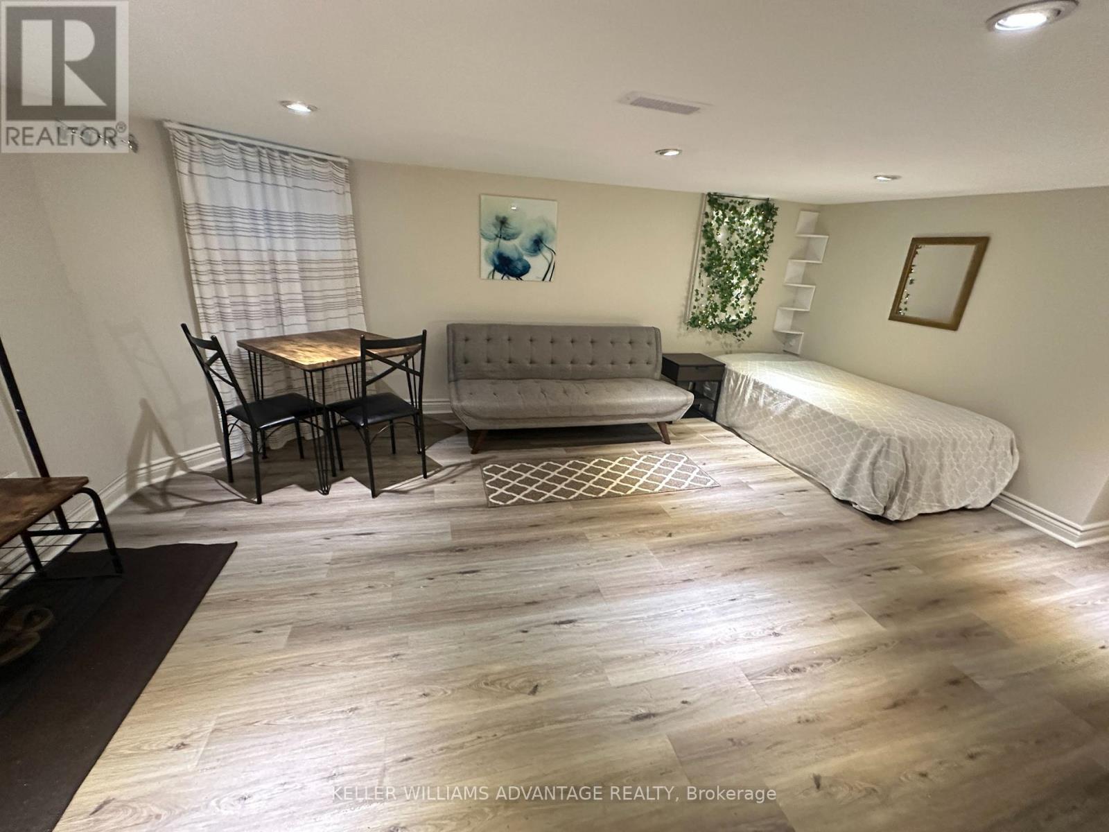 Lower - 256 Woodbine Avenue Property Photo 3