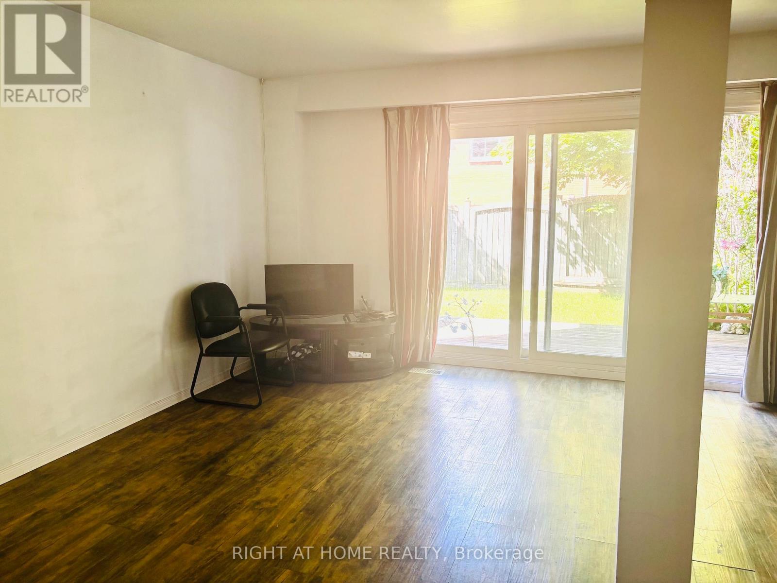 7 - 925 Bayly Street Property Photo 15