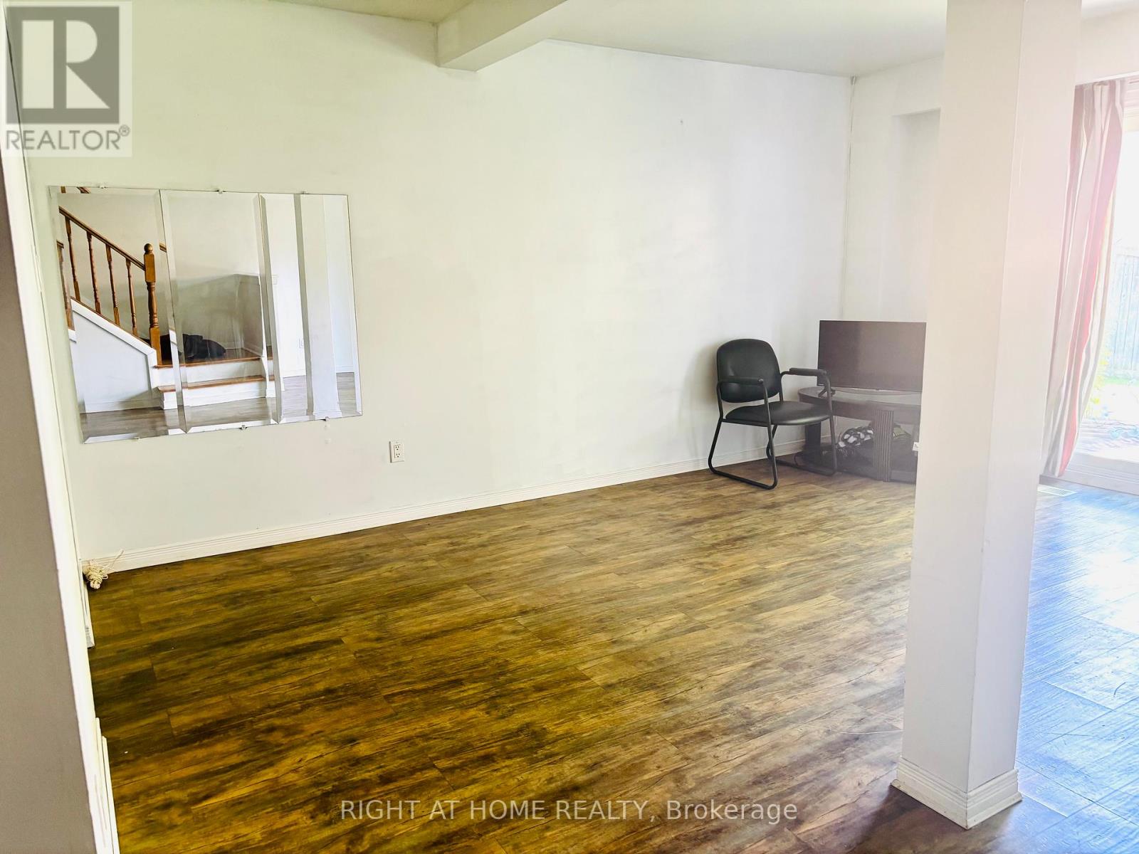 7 - 925 Bayly Street Property Photo 16