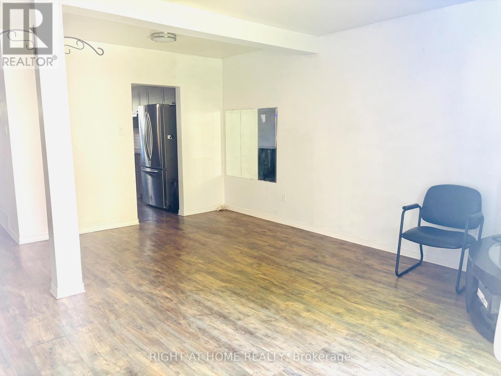 7 - 925 Bayly Street Property Photo 19