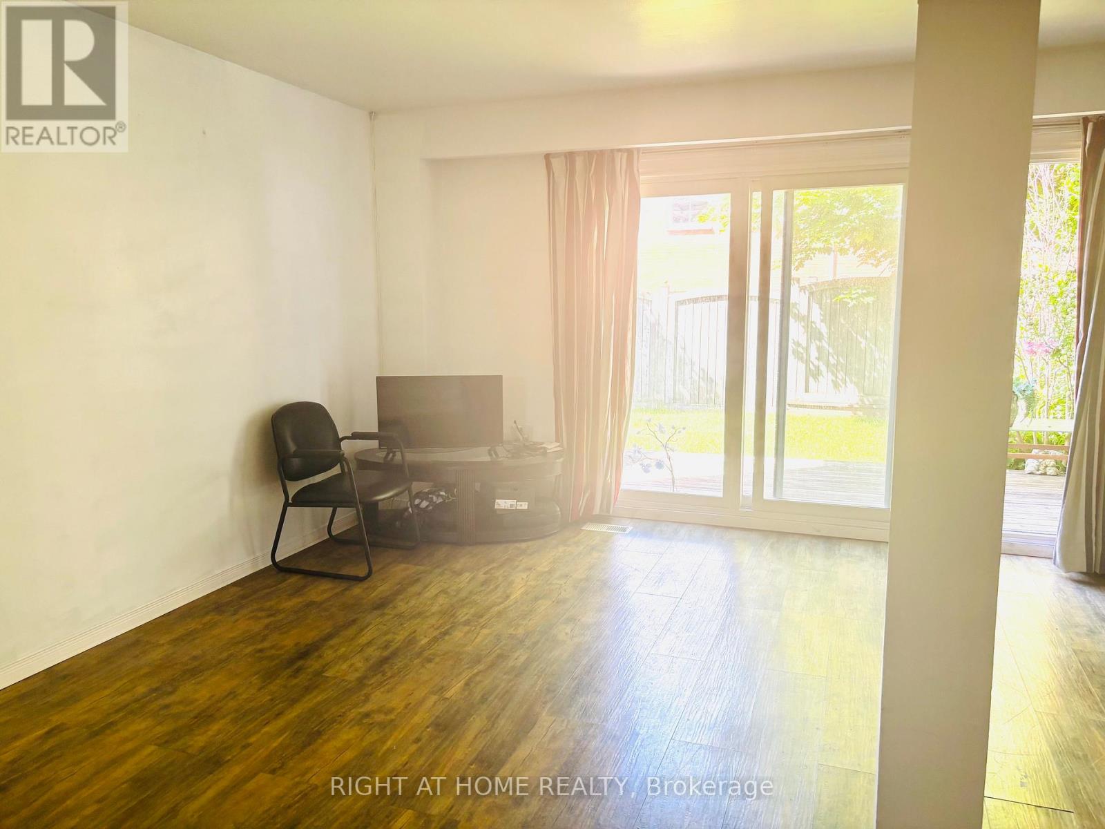 7 - 925 Bayly Street Property Photo 22