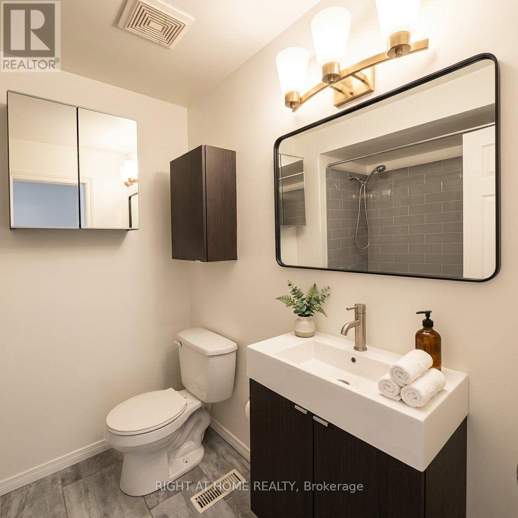 7 - 925 Bayly Street Property Photo 24