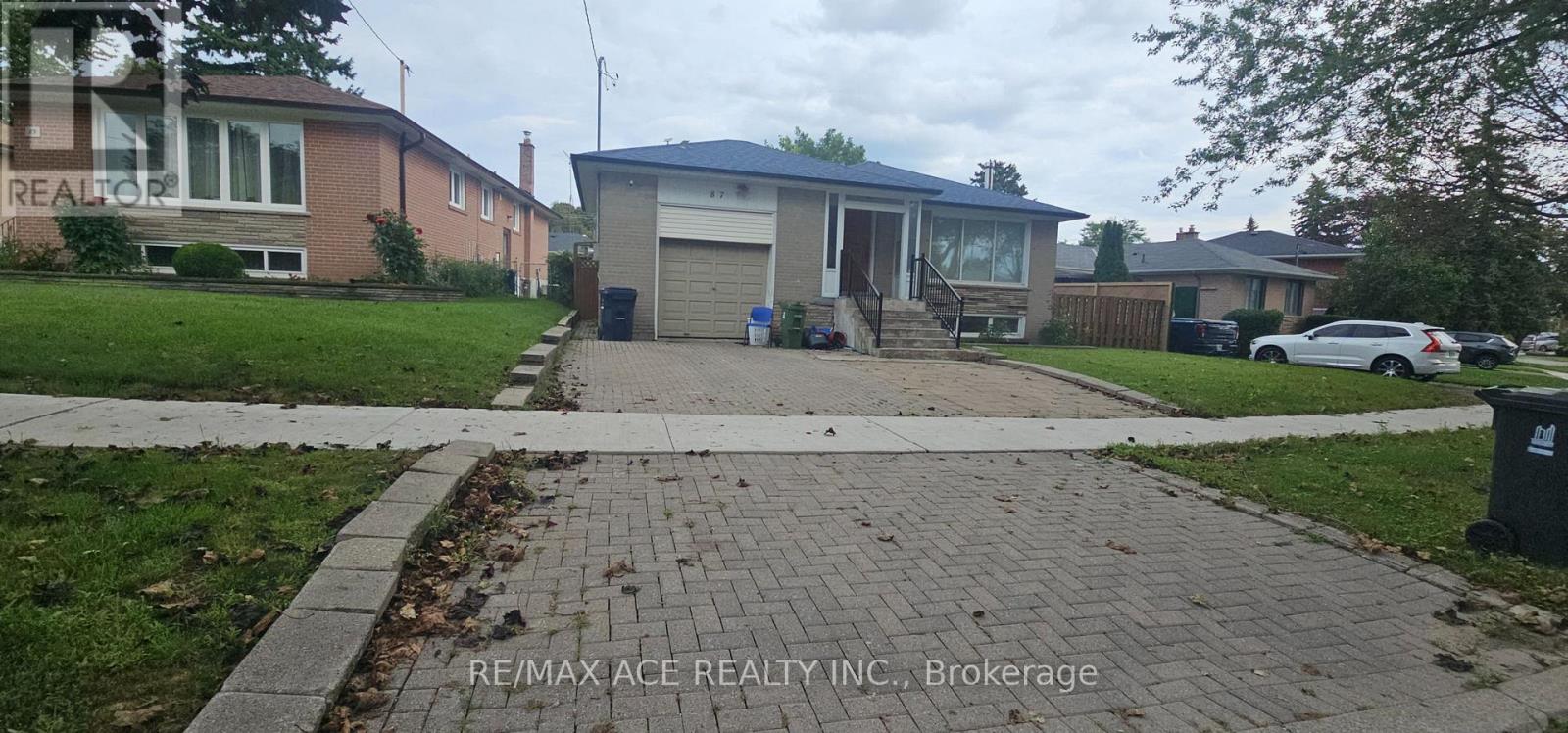 Main - 87 Lynnbrook Drive Property Photo 4