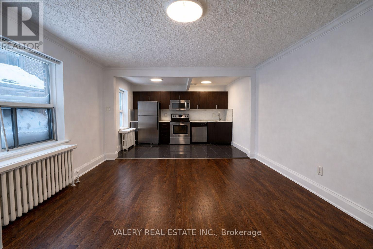 27 - 2404 Queen Street E Property Photo 3