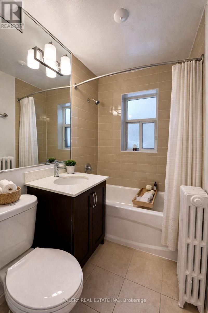 27 - 2404 Queen Street E Property Photo 5