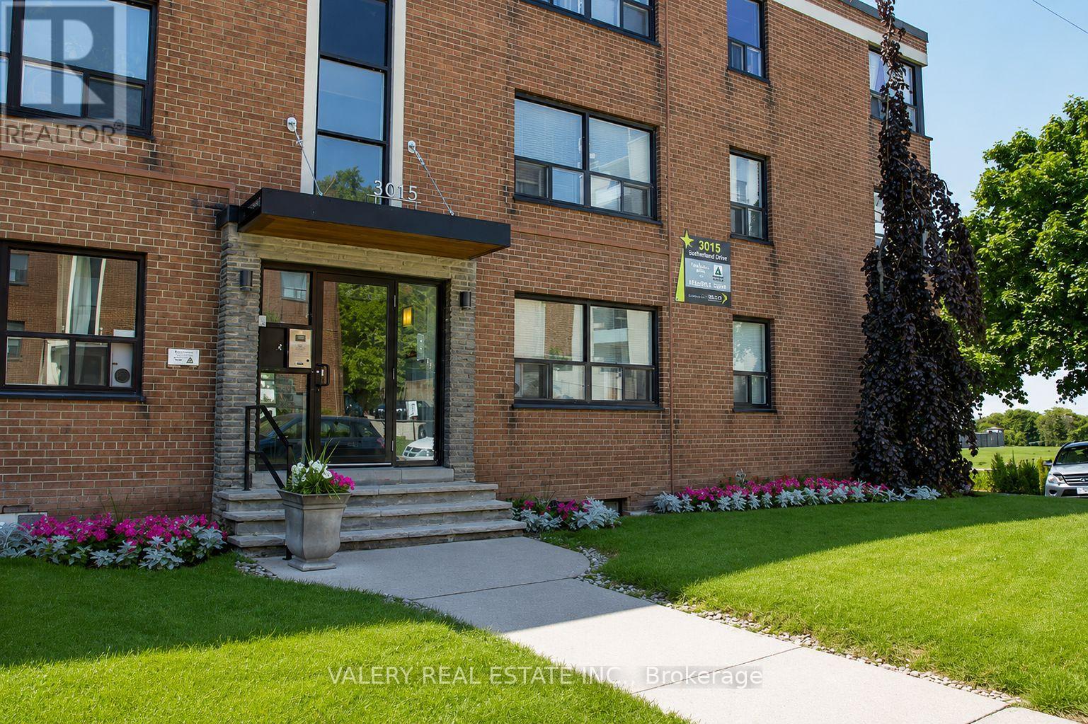 D7 - 3015 QUEEN STREET E Property Photo 1