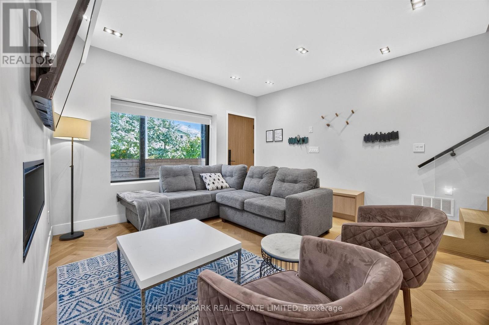 26 Caroline Avenue Property Photo 6
