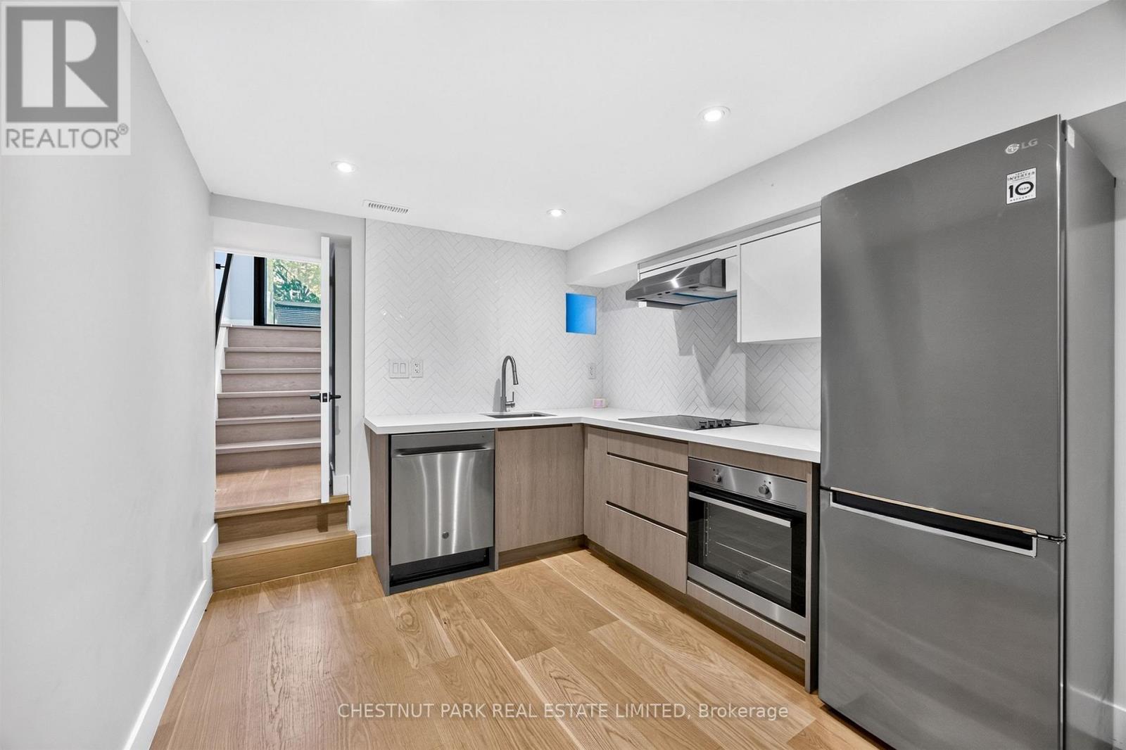 26 Caroline Avenue Property Photo 37