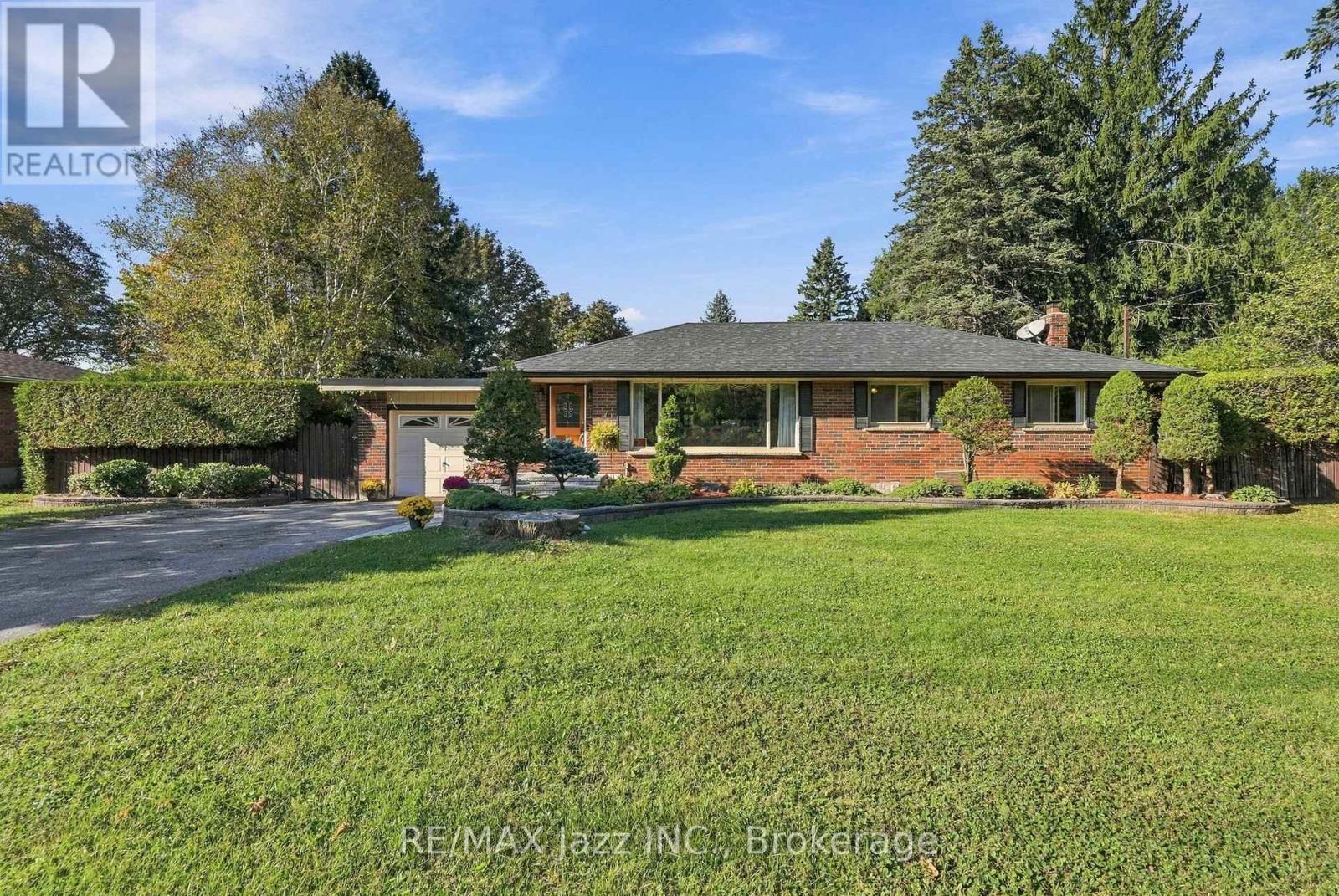 346 Conlin Road E Property Photo 1