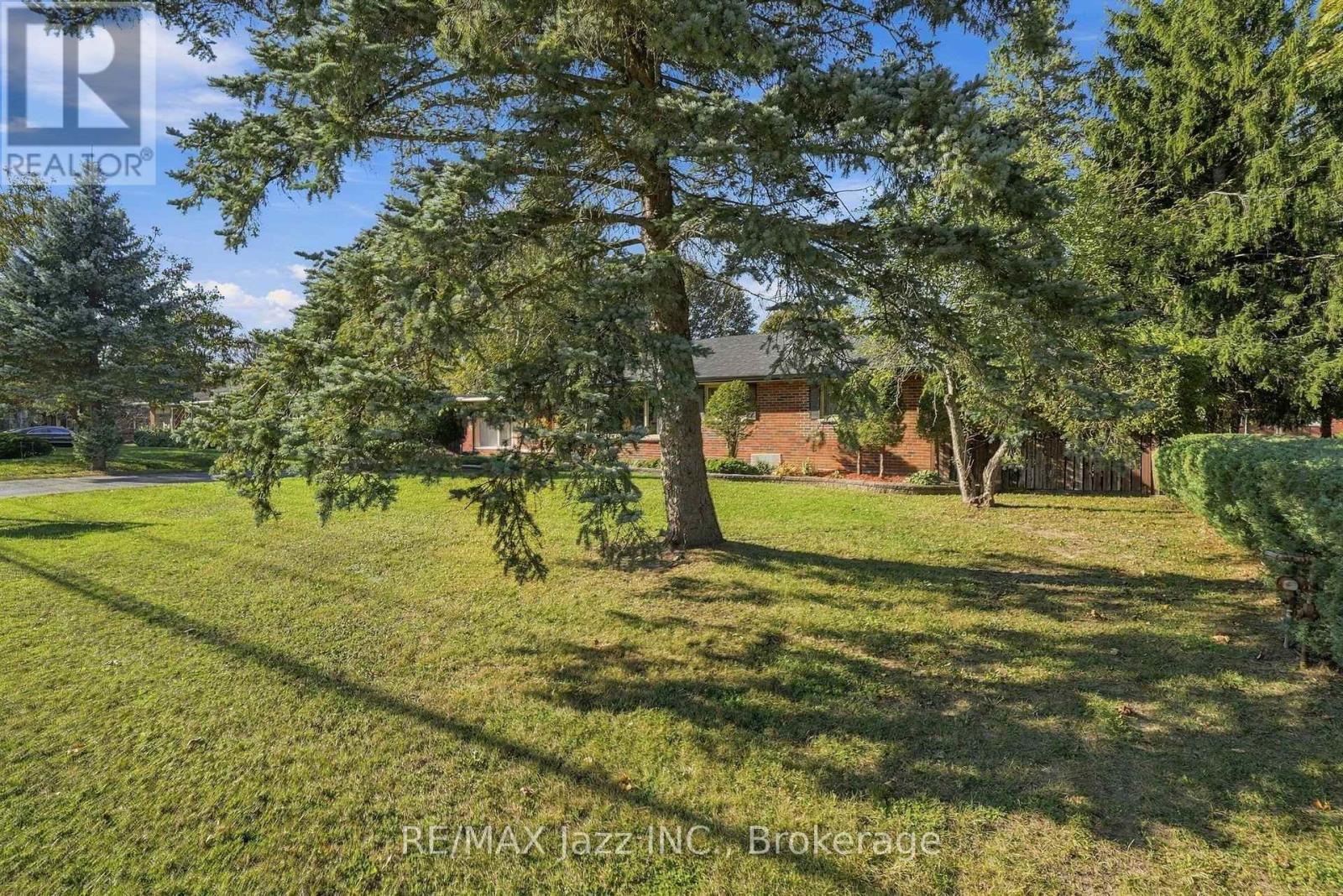 346 Conlin Road E Property Photo 3